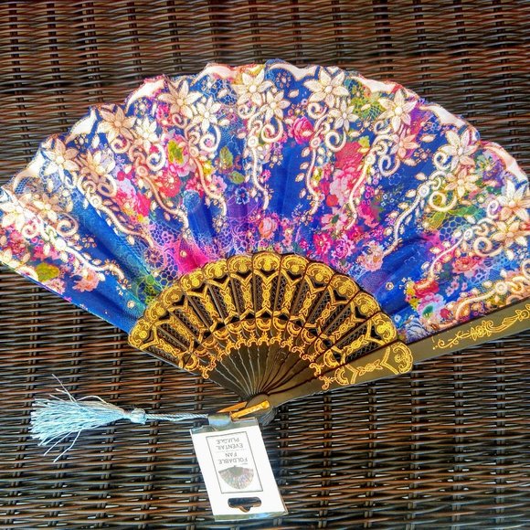 Accessories | Beautiful Ladys Deluxe Foldable Hand Fan Wstand | Poshmark